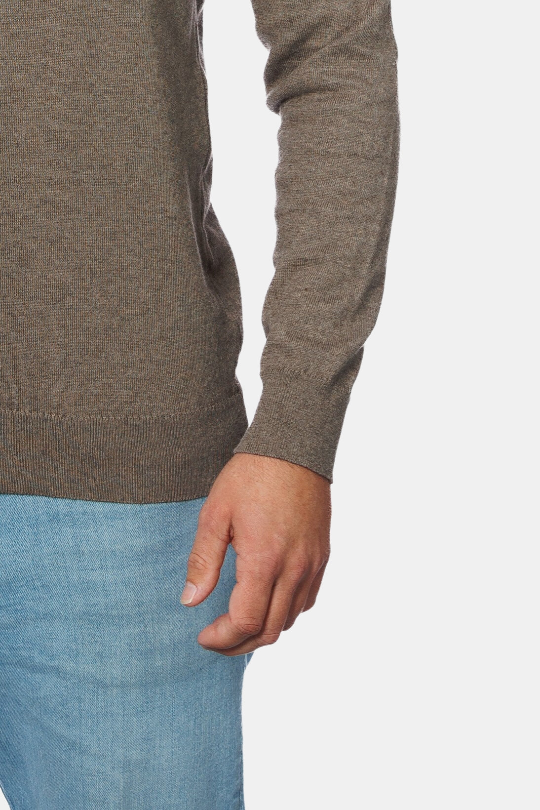 SERANZA V-HALS SWEATER - BROWN