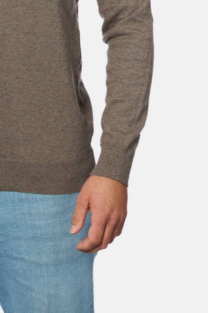 SERANZA V-HALS SWEATER - BROWN